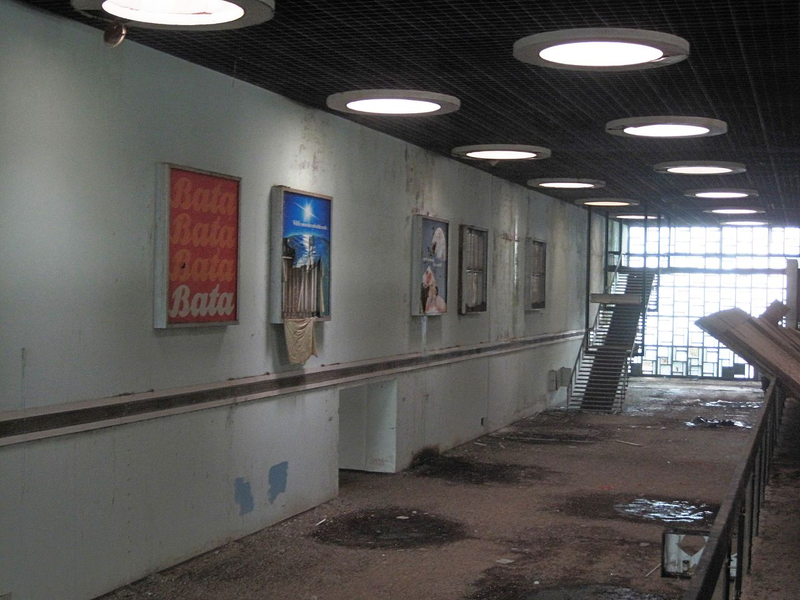 Illustration for article titled Las imágenes más desoladoras de aeropuertos abandonados